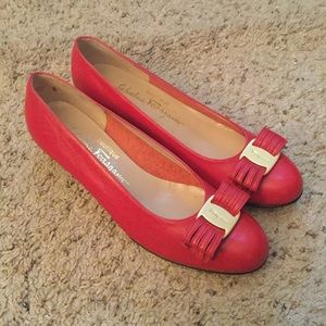 SALVATORE FERRAGAMO VARA BOW RED PUMPS FLATS, NEW